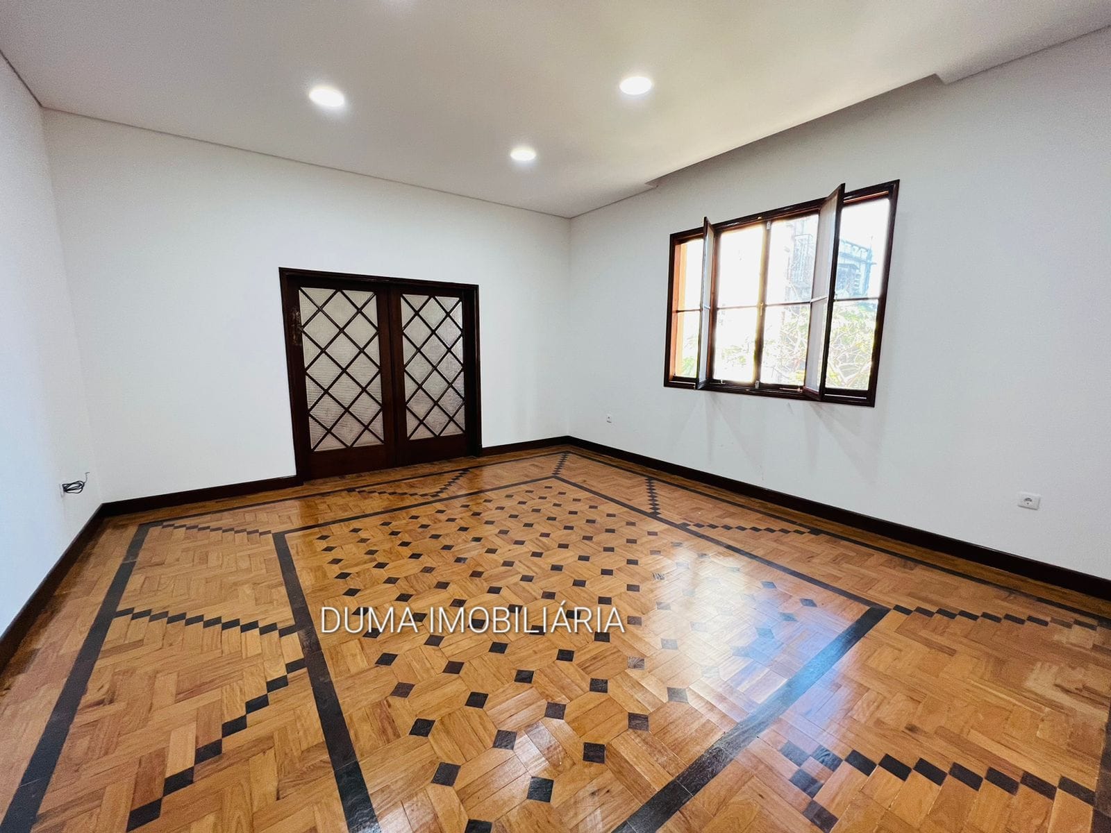 371912904_961715451745362_1312294958096047378_n