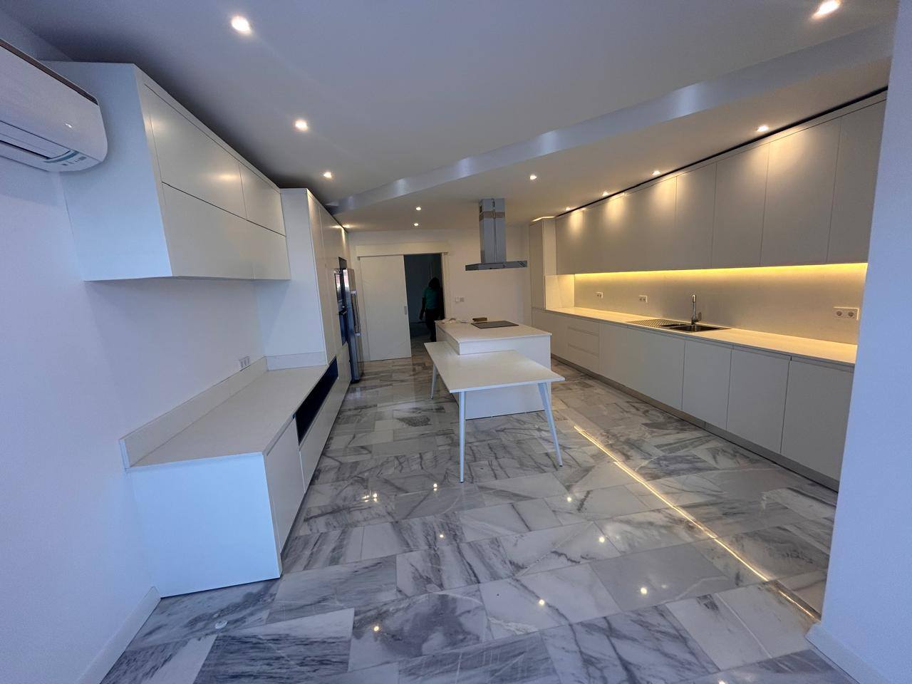 496216279_1353925955857641_3489135919159793879_n