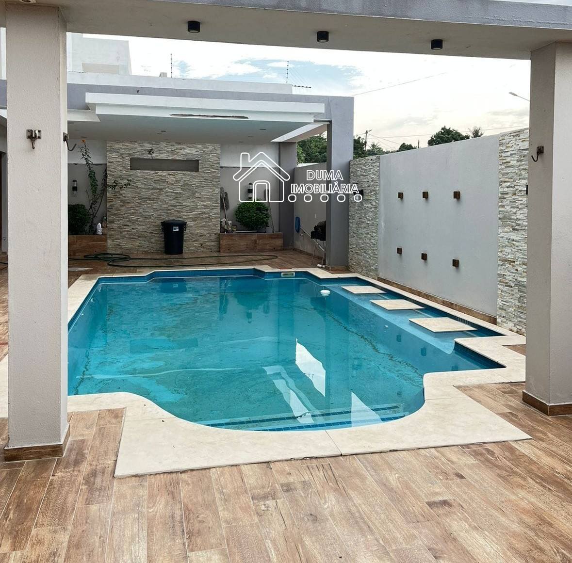 597280728_1528204358429799_2423565998273176982_n