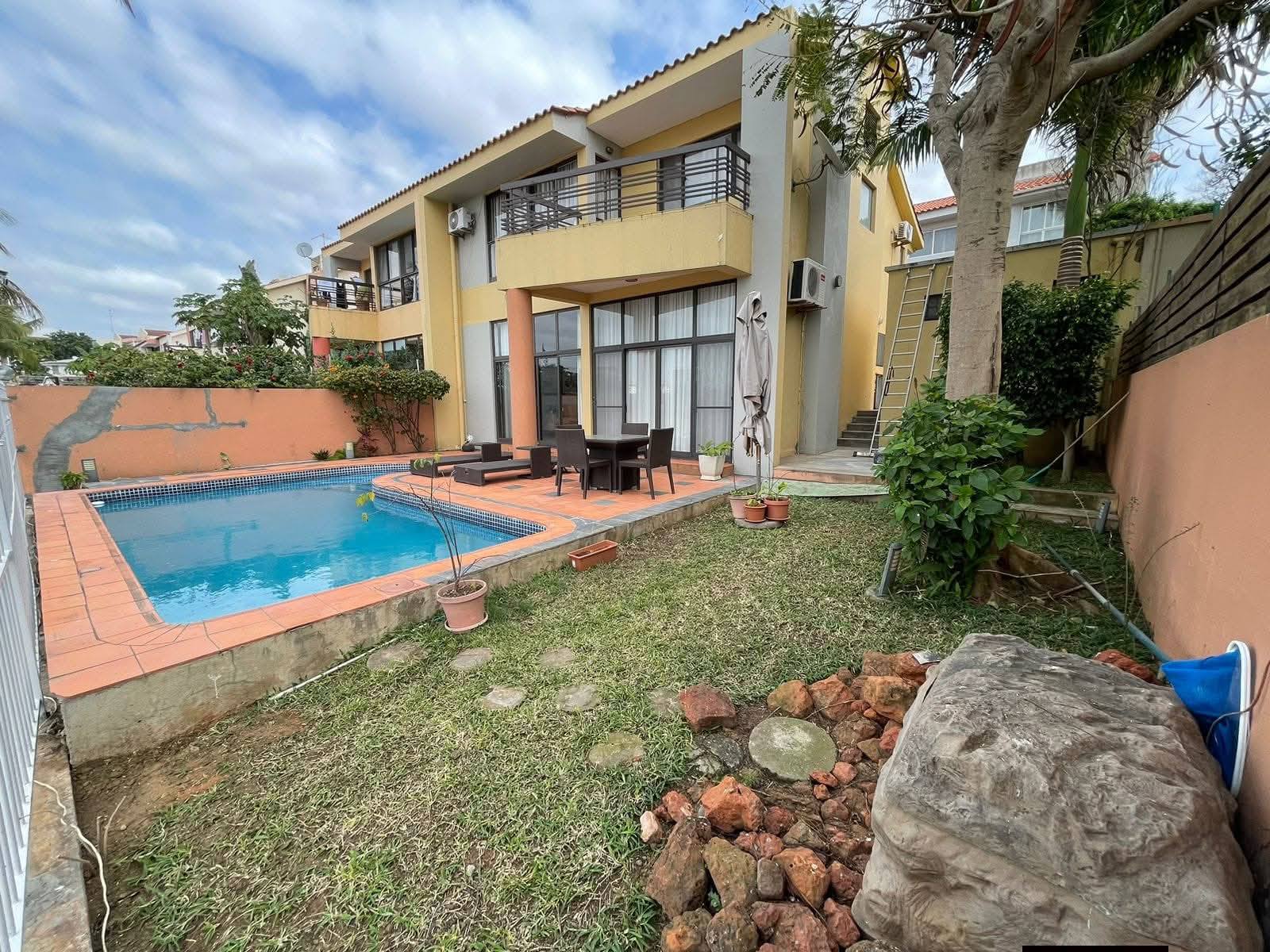 615421615_1553327979250770_1327917818094754766_n